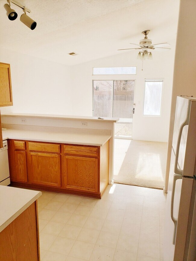 Foto del edificio - Great home in Enchanted Hills - 3 bed, 2 b...