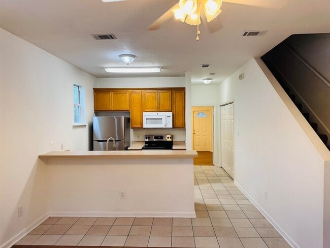 Building Photo - 924 Ashburn Dr