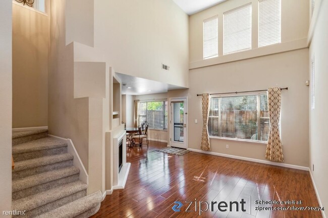 Building Photo - 3 br, 2.5 bath Townhome - 308 Woodward Dri...