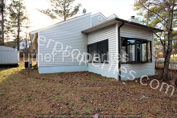 Building Photo - 18 Raintree Ct