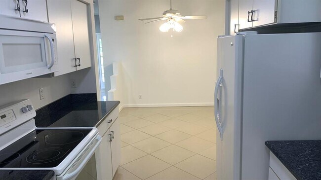 Building Photo - 9077 Boca Gardens Cir S