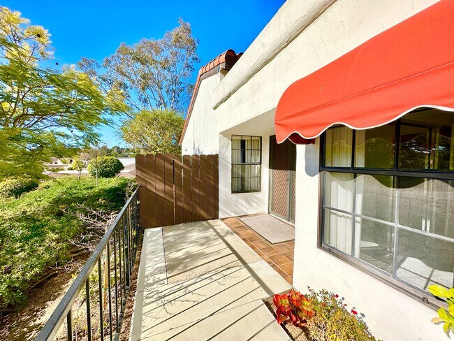 Foto del edificio - Sweet Single-Story, Completely Detached, Home in the Picturesque Fallbrook Village HOA Community!