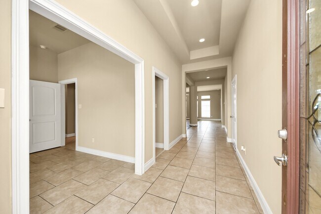 Foto del edificio - 5315 Troutline Ln