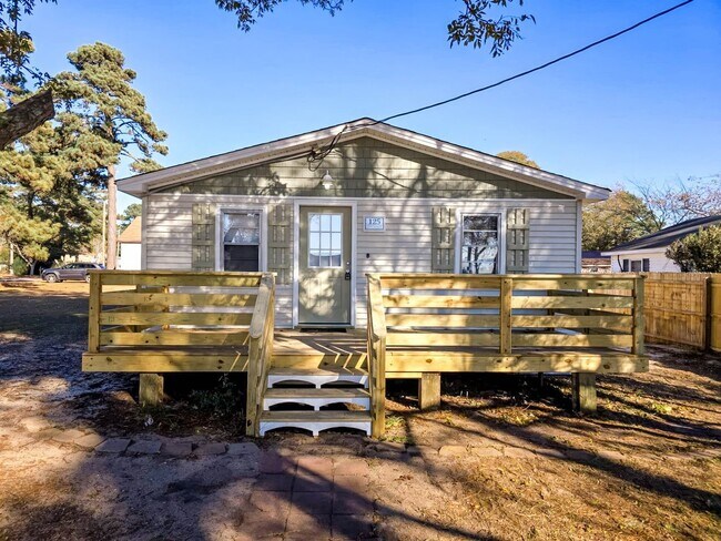 Foto del edificio - 2 Bedroom 1 Bath Home in Jarvisburg $1895/mo