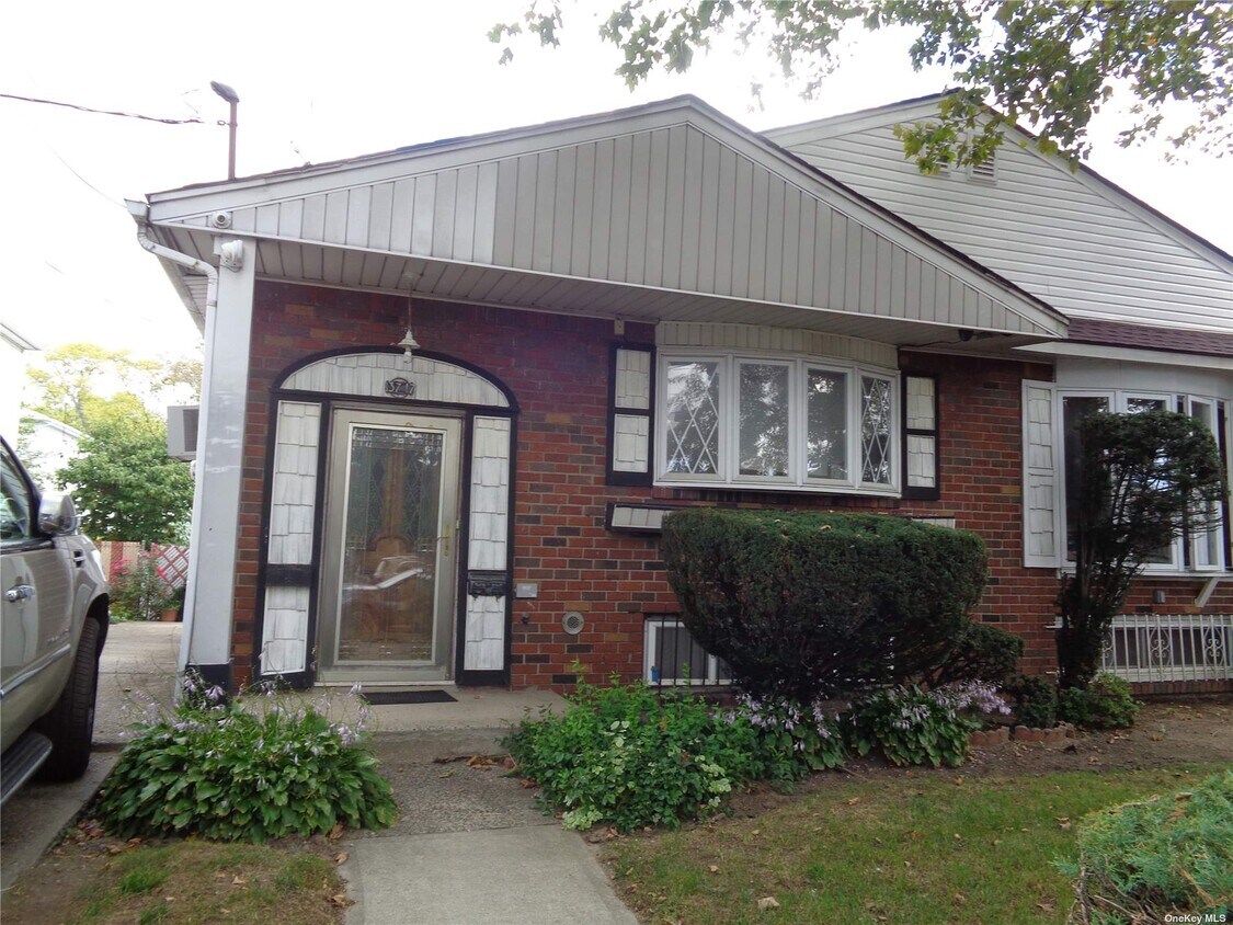 Primary Photo - 137-17-137157 157th St