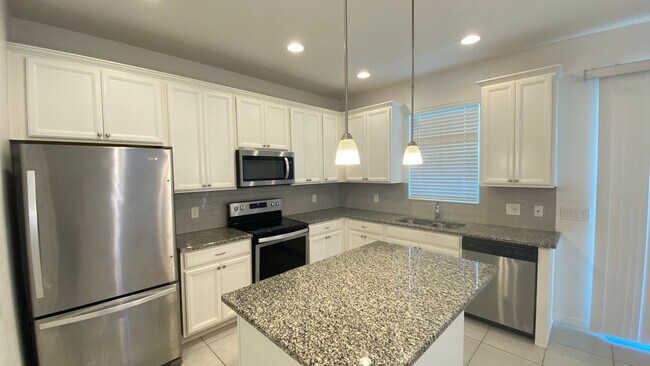 Foto del edificio - 3BD/2.5BA Town Home in Sawgrass Landing In...