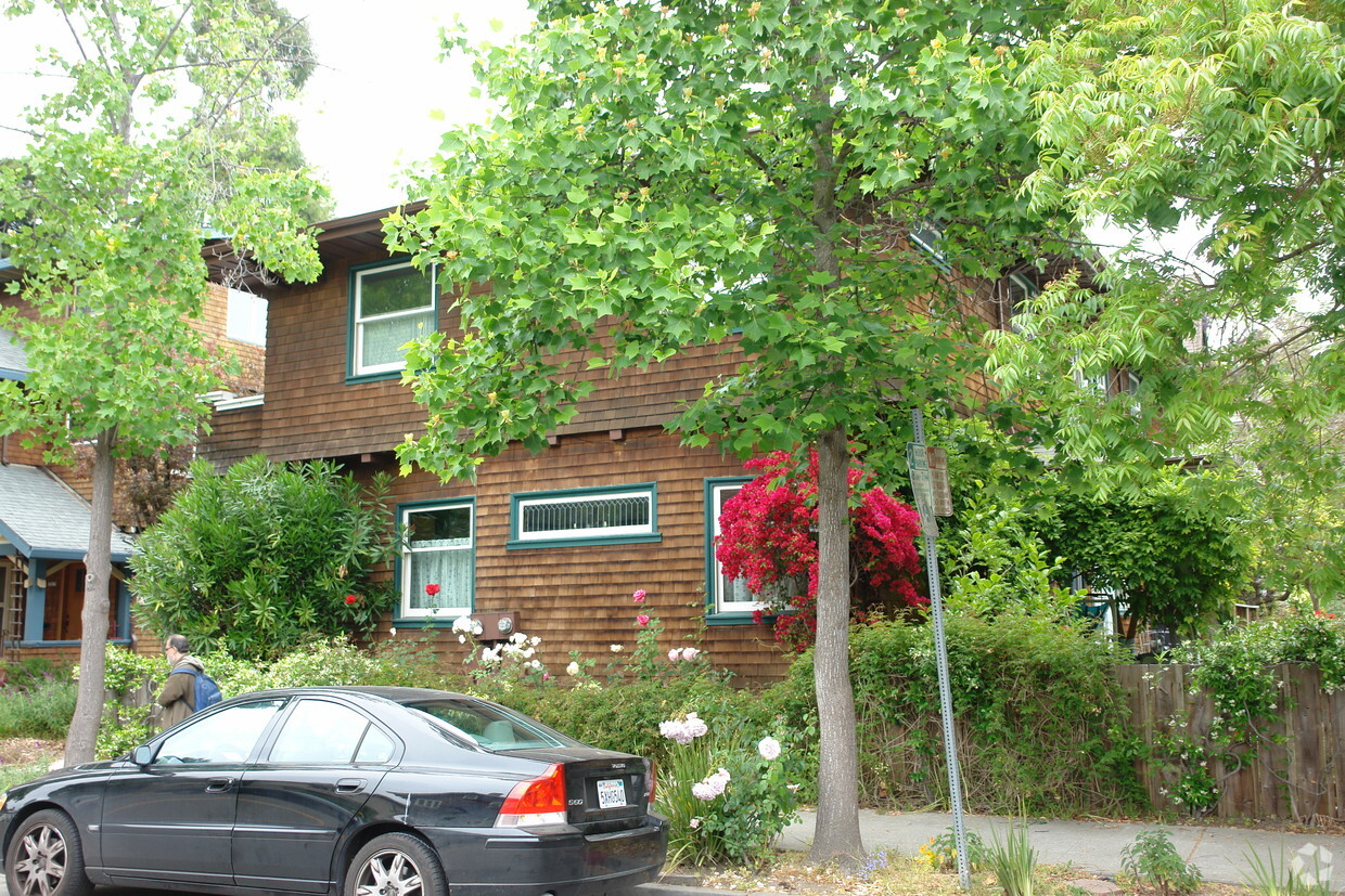 Building Photo - 2959-2961 Hillegass Ave