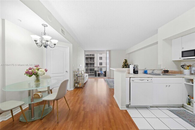 Foto del edificio - 5077 NW 7th St