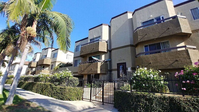 Foto del edificio - Village Beesan Condos