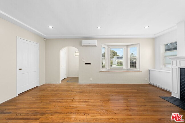 Building Photo - 2551 S Bentley Ave