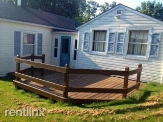 Building Photo - 110 Parkside Dr