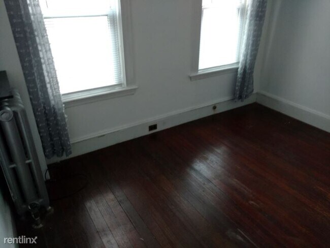 Building Photo - 2 br, 1 bath Condo - 123 Fresh Pond Pkwy