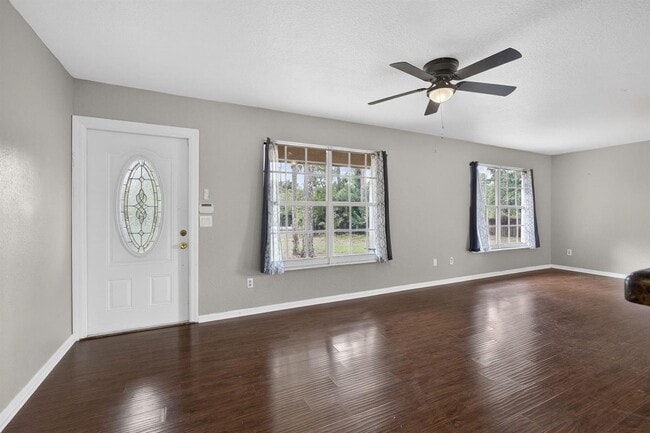 Foto del edificio - 16932 Okeechobee Blvd