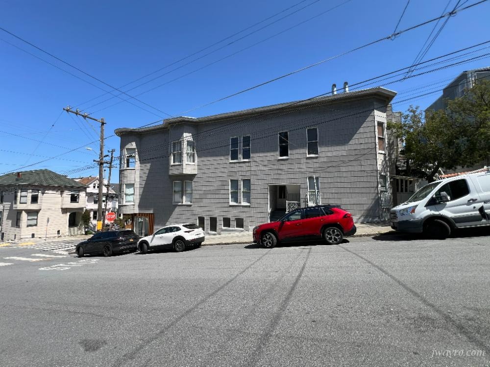 Primary Photo - 305 Eureka St