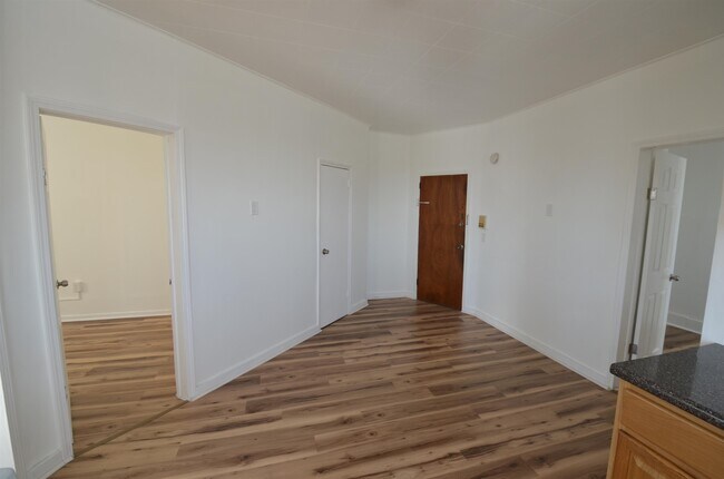 Foto del edificio - 169-171-171 Avenue F