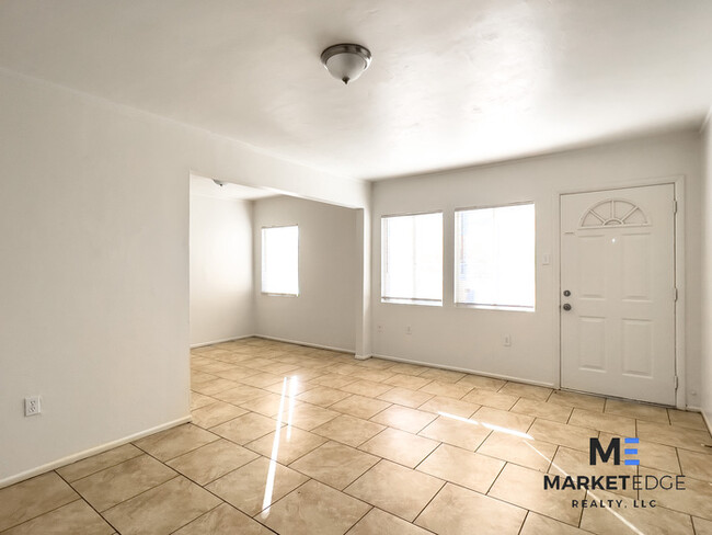 Foto del edificio - 3Bed/1Bath House at Missouri/27th Ave! Mov...