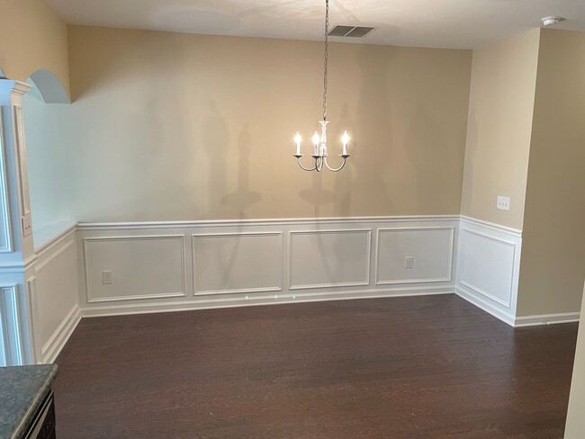 Building Photo - Decatur 3 Bed 2.5 Bath Townhouse in Gated ...