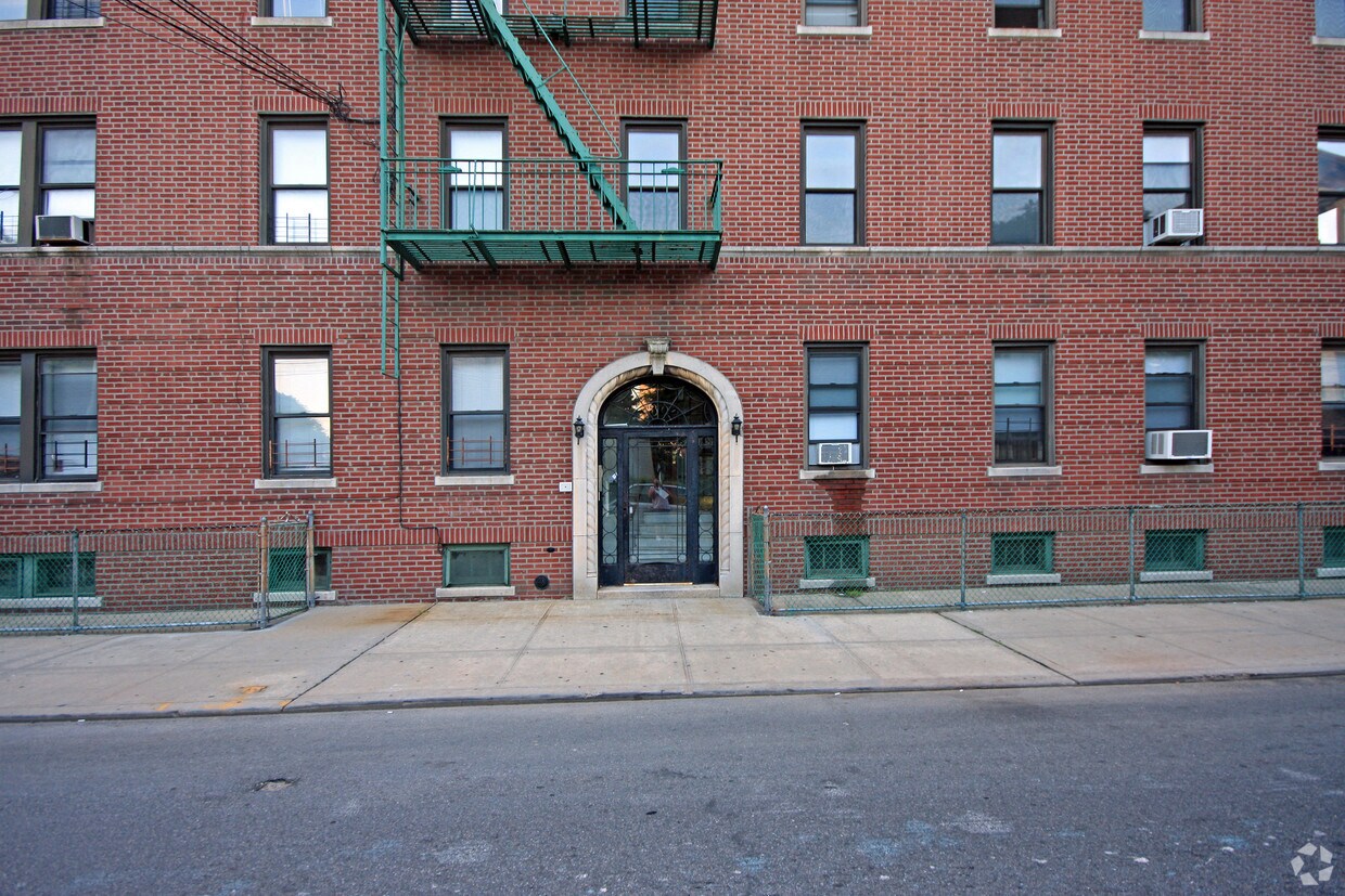 Foto del edificio - 18-02 Astoria Park S