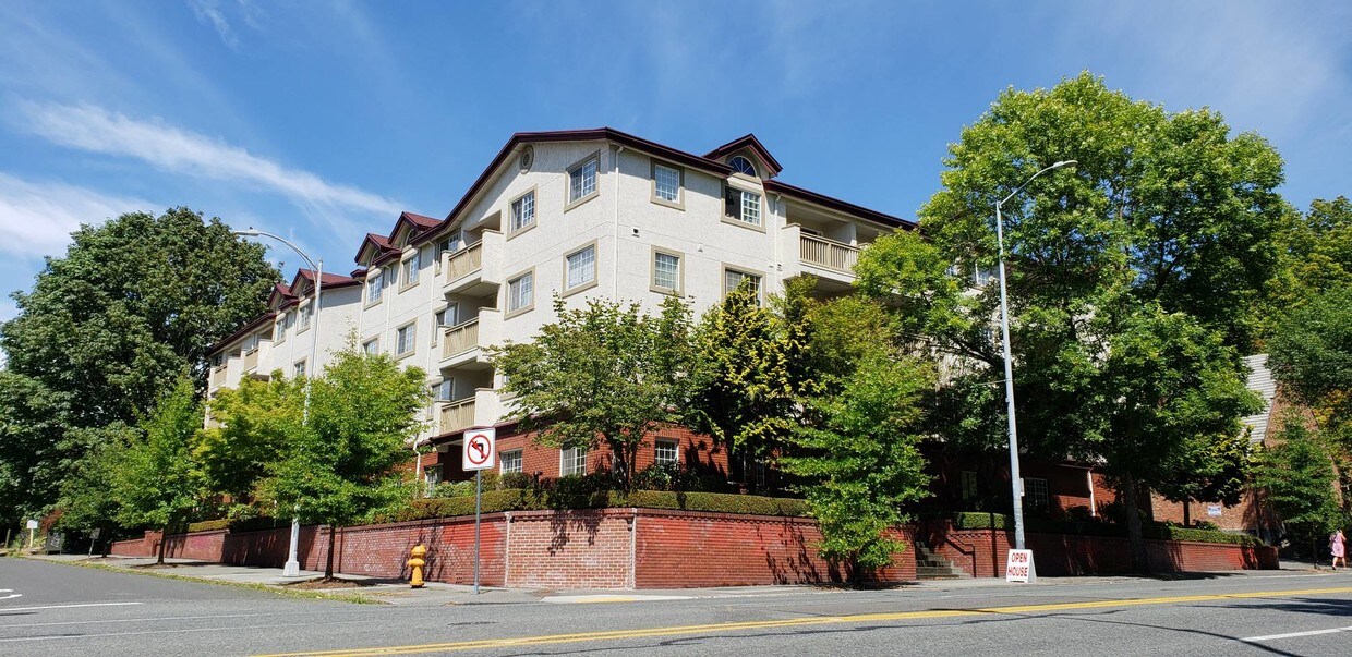 Primary Photo - 4504 16th Ave NE