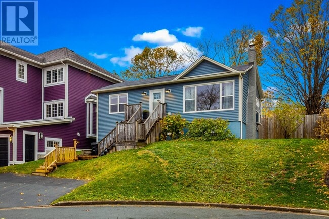 Building Photo - 15 Larch Pl