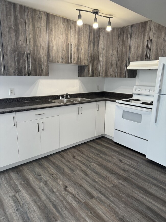 Building Photo - 1478-3001478 Milburn Ave