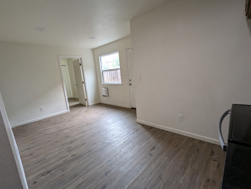 Building Photo - 129 6th St
