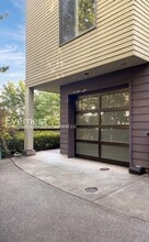 Building Photo - 560 McGraw St