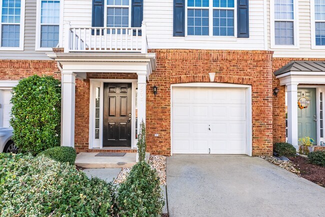 Foto del edificio - 3BR 3-Story Townhome in NW Raleigh with To...
