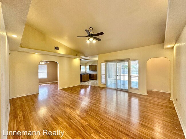 Building Photo - 4 br, 2 bath House - 170 Wyatt Earp Loop