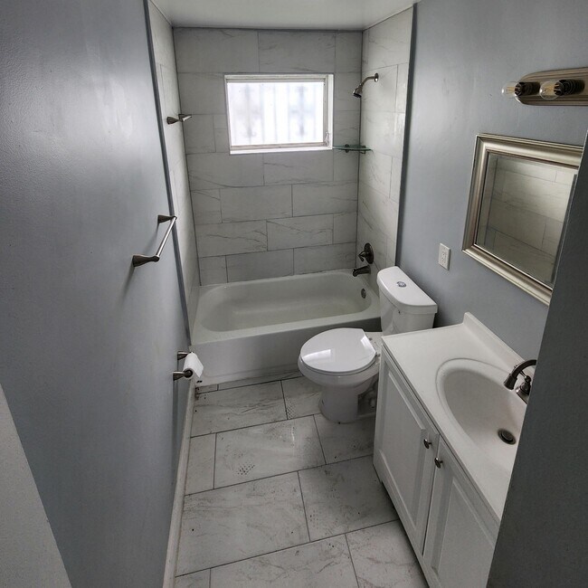 Foto del edificio - 2221 NW 59th St