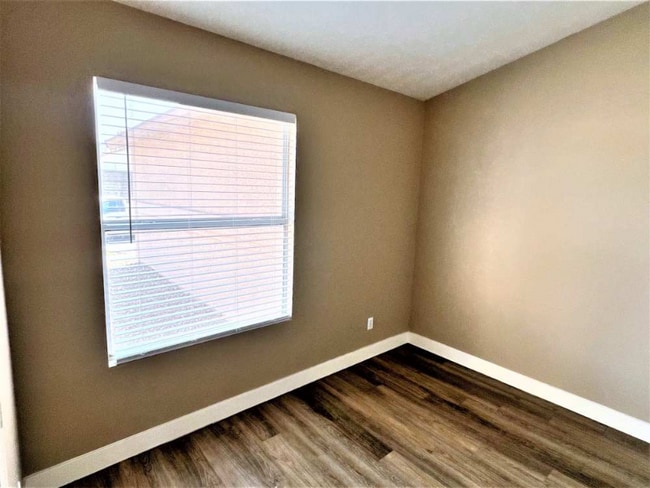 Building Photo - 510 Calypso Dr