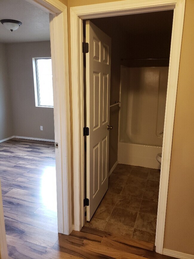 Bedroom 2 and hall bathroom - 7510 S Fruitvale Rd
