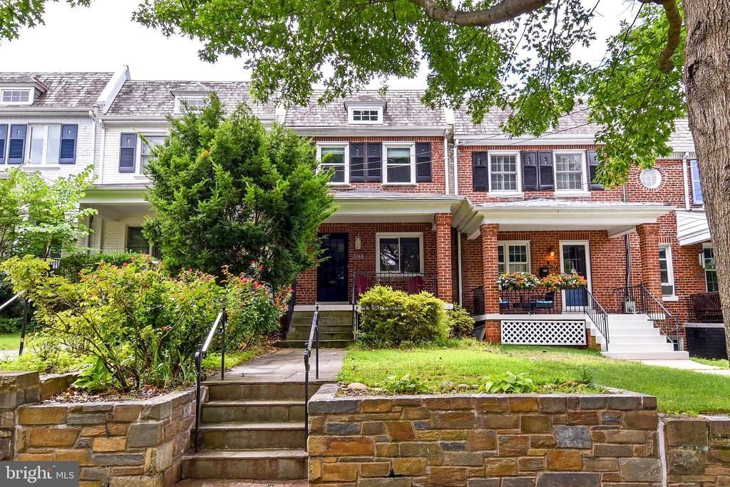 Primary Photo - 3748 W St NW