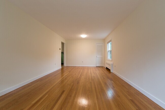 Building Photo - 75 Osceola Ave