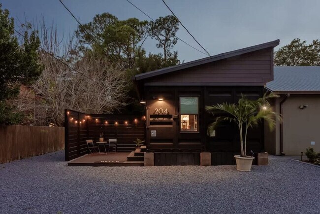 Foto del edificio - 205 Third Street Southeast-SI ID1502045P