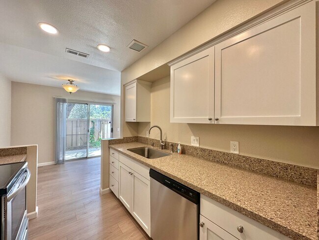 Building Photo - Newly Remodeled 2 Bedroom 2 Bath Near UTC ...