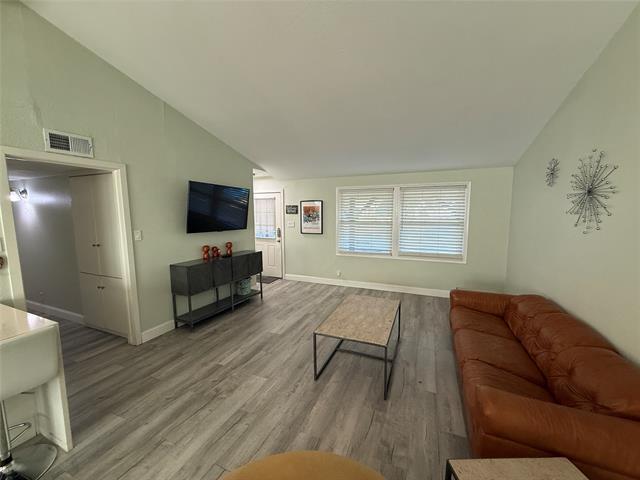 Foto del edificio - 817 Loganwood Ave