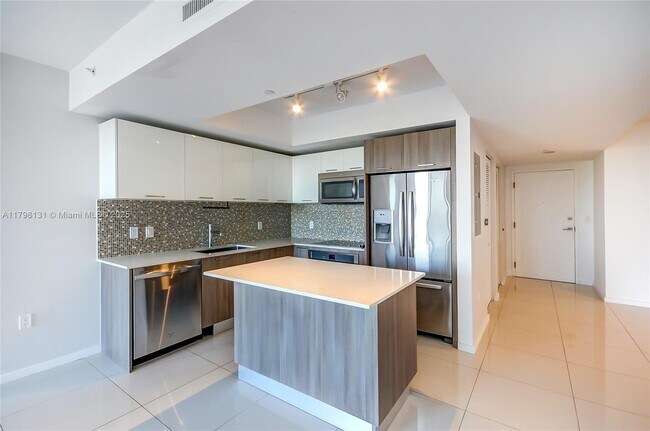 Building Photo - 5252 NW 85th Ave
