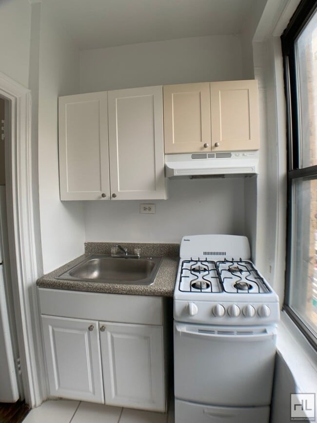 Building Photo - East 58TH ST