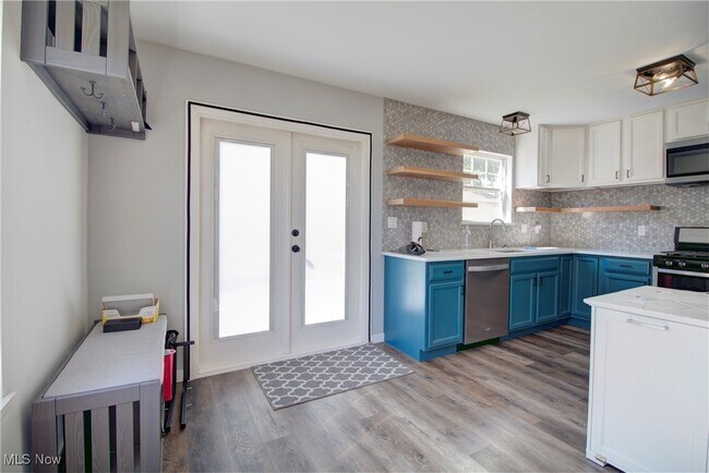 Building Photo - 2494 W 7th St