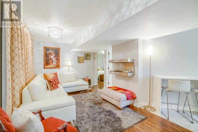 Building Photo - 118 Mavety St