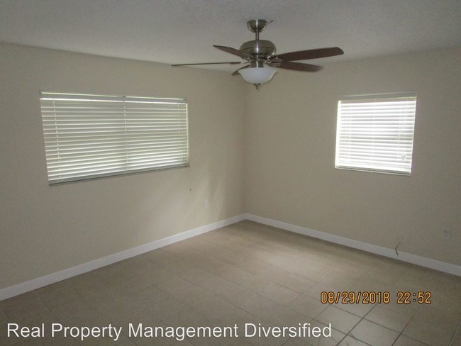 Building Photo - 2 br, 2 bath House - 3901 SW 121st Ter