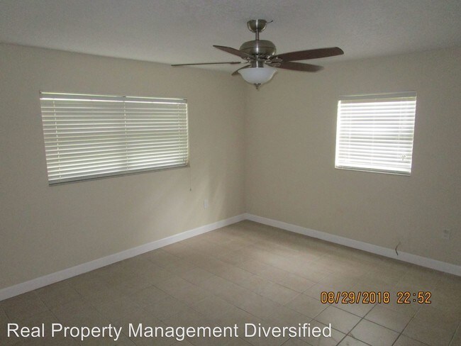 Foto del edificio - 2 br, 2 bath House - 3901 SW 121st Ter
