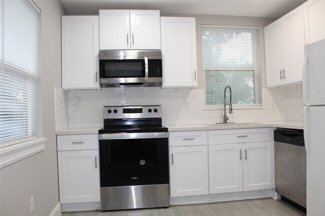 Foto del edificio - 5305 Southlea St