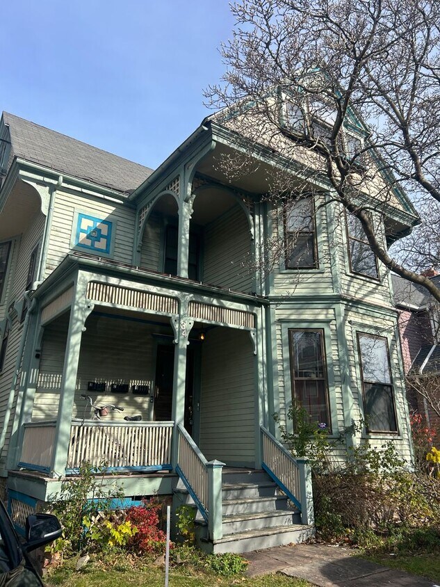 Primary Photo - 34 Canfield St