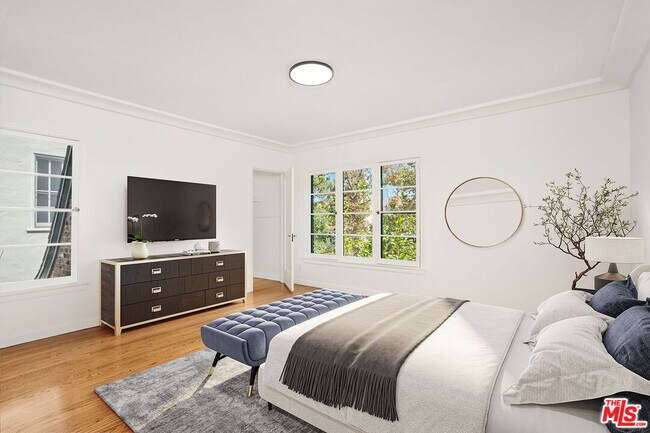 Foto del edificio - 135 N Orange Dr