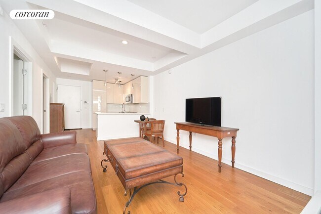 Foto del edificio - 51 E 131st St