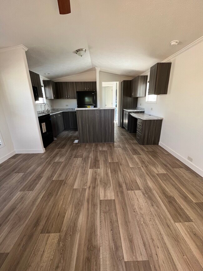 Building Photo - 4313-4312 Condesa Dr NW