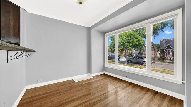 Foto del edificio - 5542 S Neva Ave