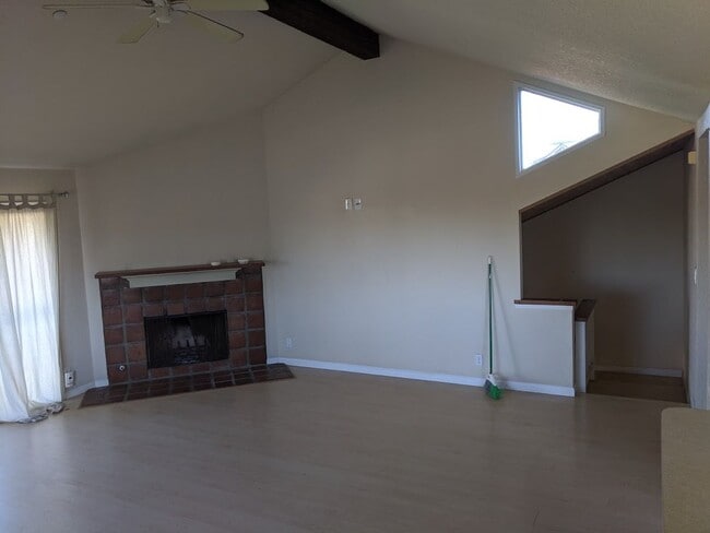 Building Photo - 131 W Mariposa